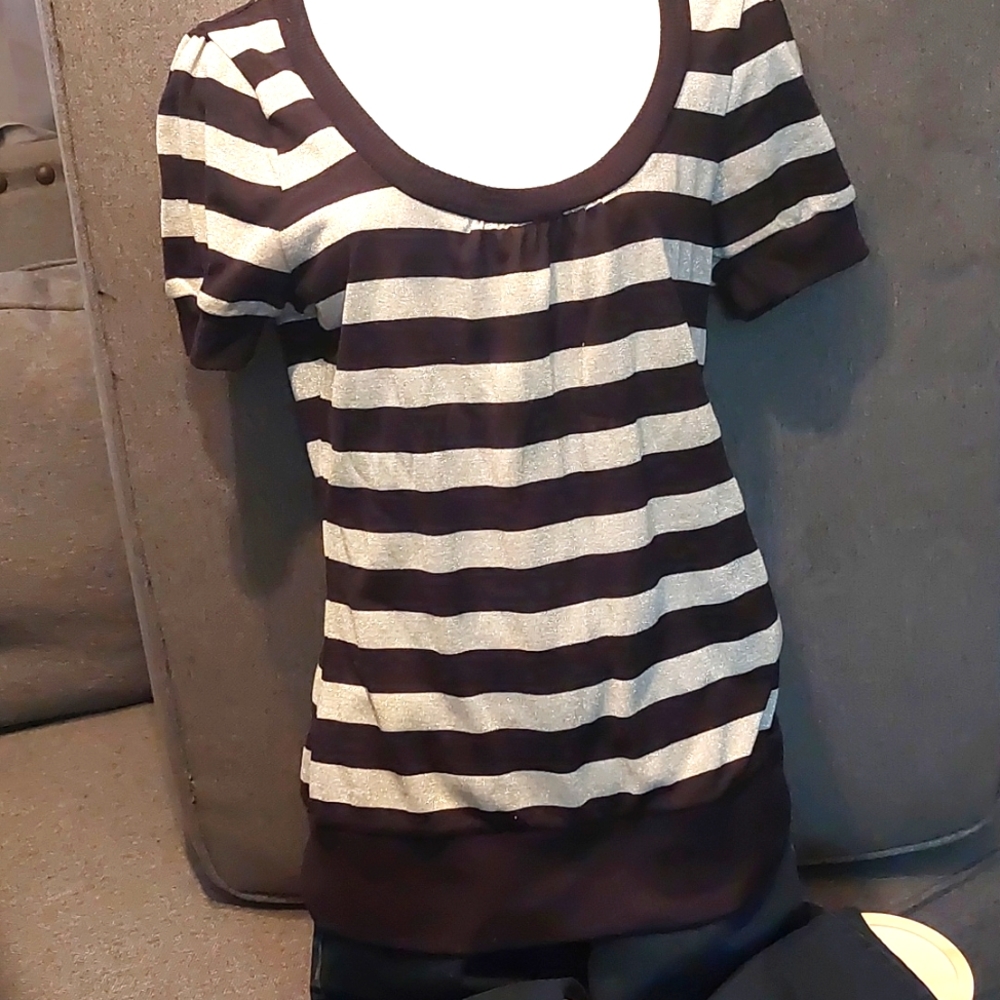 NB S/S Scoop Neck Sparkle Shirt